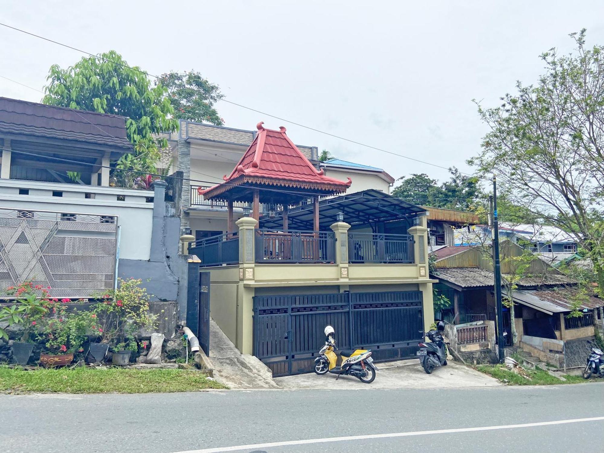 Hotel Spot On 92042 Sumber Rejo 2*